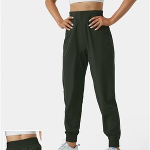 NWT HALARA High Waisted Elastic Waistband Hiking Joggers Size: Small Petite